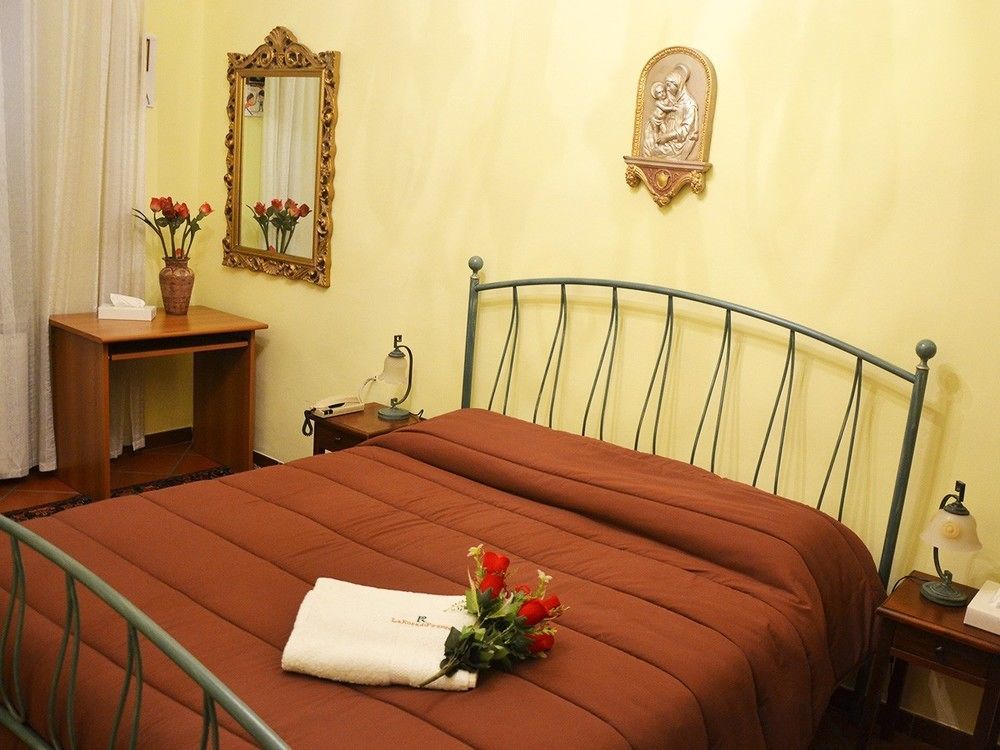 La Rosa Di Firenze B&B Buitenkant foto